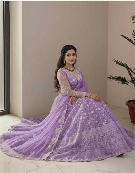 Sabyasachi Bridal Lehenga - Buy Sabyasachi Bridal Lehenga online at ...