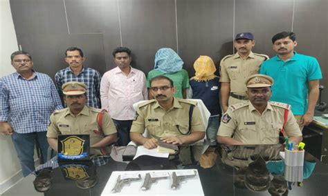 Gang robbing commuters on Vizag's Dharakonda ghat road busted, 2 held