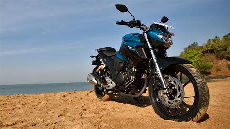 Yamaha FZ 2017 25 Bike Photos - Overdrive