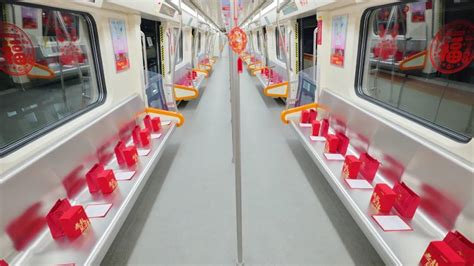 地铁上买什么礼物最新素材