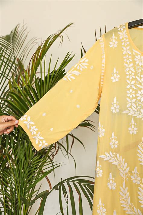Mannat Mul Cotton Chikankari Kurti – Noorkari