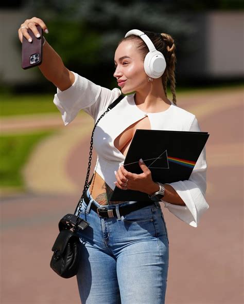 Alice Redlips - Modelo - ColorMusic