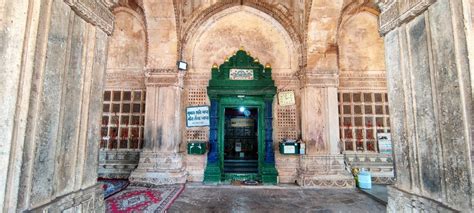 Gujarat: Ahead of Polls, Right-Wing Groups Step Up Attacks on Symbols ...