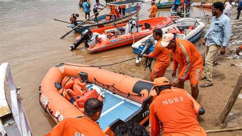 Boat in Godavari tragedy that killed 27 found at depth of 200 feet ...