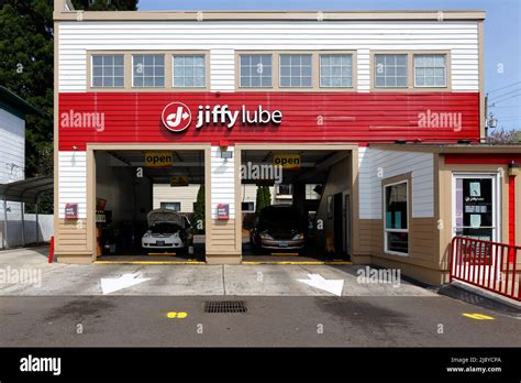 Jiffy Lube Oil Change and Multicare, 2025 NE Broadway, Portland ...