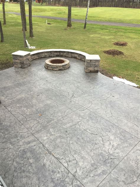 Outdoor Fire Pit With Stamped Concrete