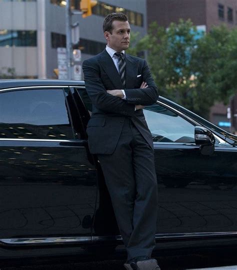 Harvey Specter - Suits | Suits harvey, Homens de terno, Foto masculina