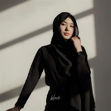 Zera Heavy Chiffon Hijab - Black – Niqaya