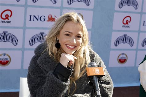 Emma Heesters verrast fans met groot nieuws: ‘Jullie krijgen antwoord op al je vragen’