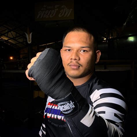 How To Wrap Hands for Muay Thai? - Muay Thai