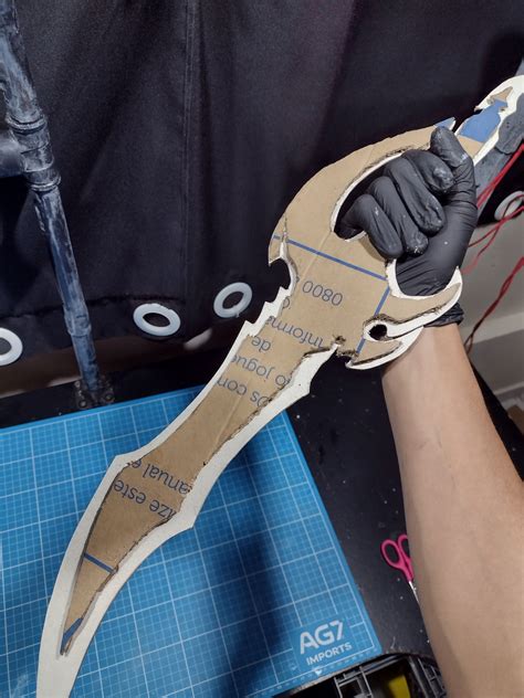 cardboard dagger solo leveling | Ideias de escultura, Ideias para ...