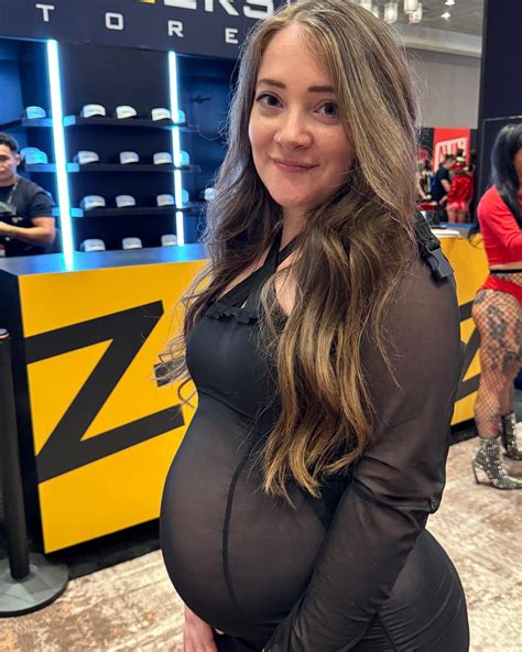 Renee Winter | Couldn’t love myself more than I do right now | Instagram