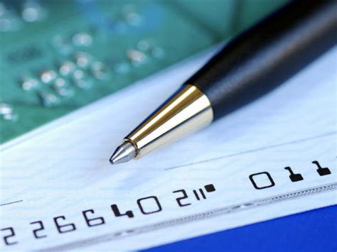 ಚೆಕ್‌ ವಹಿವಾಟಿನ ವೇಳೆ ಎಚ್ಚರ ತಪ್ಪಿದರೆ ಜೈಲುಪಾಲು, ಜಾಗರೂಕರಾಗಿರಿ | Pay ...