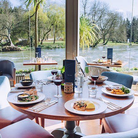 A heavenly spot along the Thames - Reviews, Photos - The Boathouse at ...