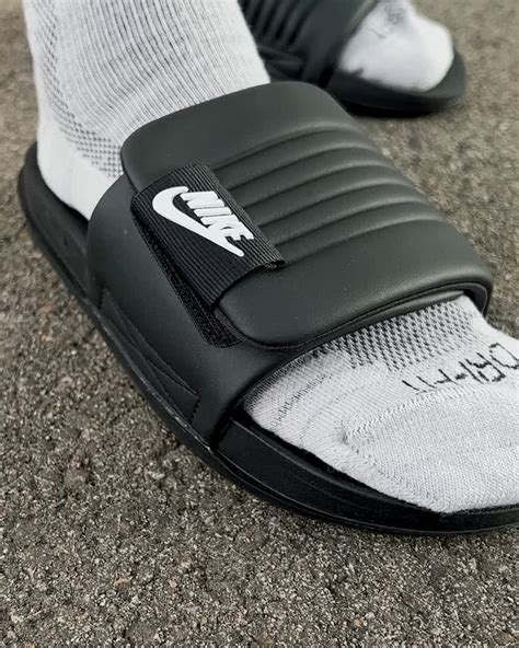 Nike Offcourt Adjust Women's Slides. Nike IN