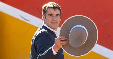 Jesulín de Ubrique se da un baño de masas en su vuelta a los ruedos