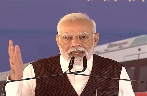 'यह पूरे देश के लिए एक ऐतिहासिक क्षण है', रैपिडेक्स ट्रेन को हरी झंडी ...