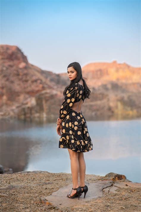 BOLD BACK DRESS – Jorasa India