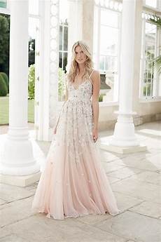 Unconventional Wedding Gowns by Six Alternative Wedding Dresses For Unconventional Brides Unconventional Wedding Gowns