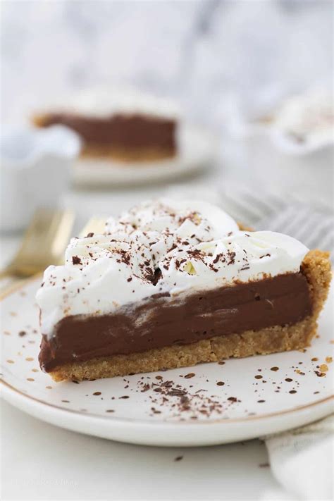 Easy Homemade Chocolate Pudding Pie Recipe | Beyond Frosting