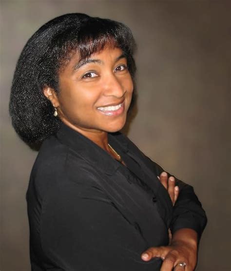 Hard Dough Homicide: A Spice Isle Bakery Mystery: 2 (Spice Isle Bakery ...