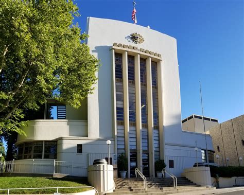 “One of us is telling the truth” – Popula