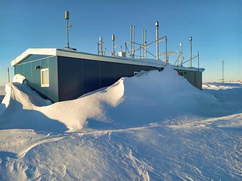https://digitel-ag.com/wp-content/uploads/2022/06/Measurement-station-greenland-001_web-1-1536x1152.jpeg