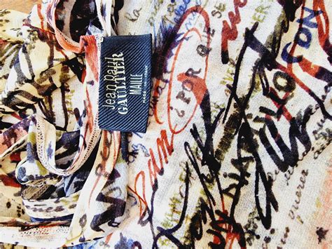 Jean Paul Gaultier Gaultier Text Calligraphy Spanish Logo Fight Racism ...