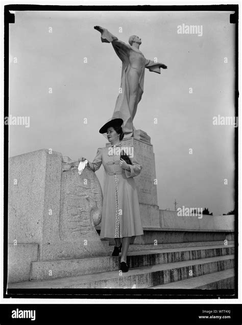 Titanic memorial washington hi-res stock photography and images - Alamy
