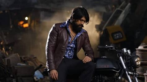 KGF Chapter 2 Breaking News: New Poster Leaked; Fans In Awe Over Yash ...