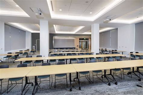 One Gateway Center, 420 Fort Duquesne Boulevard, Pittsburgh, PA, 15222