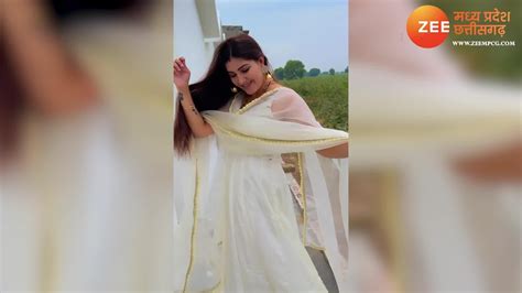 Sapna chaudhary looking beautiful in open hair on haryanvi song patli ...