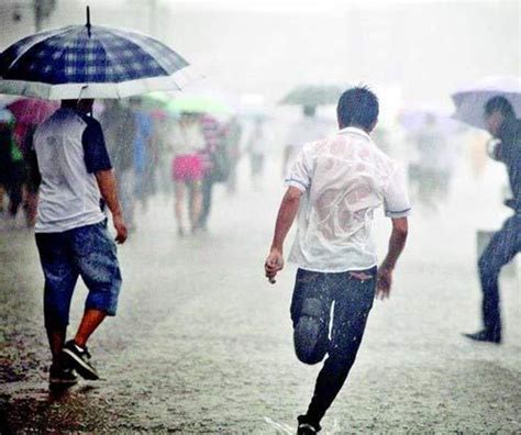 雨季壁紙：你住的城市下雨了，很想問你有沒有帶傘？ - 每日頭條