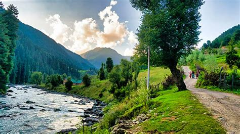 Aru Valley Pahalgam - Serene Escape in Kashmir Himalayas