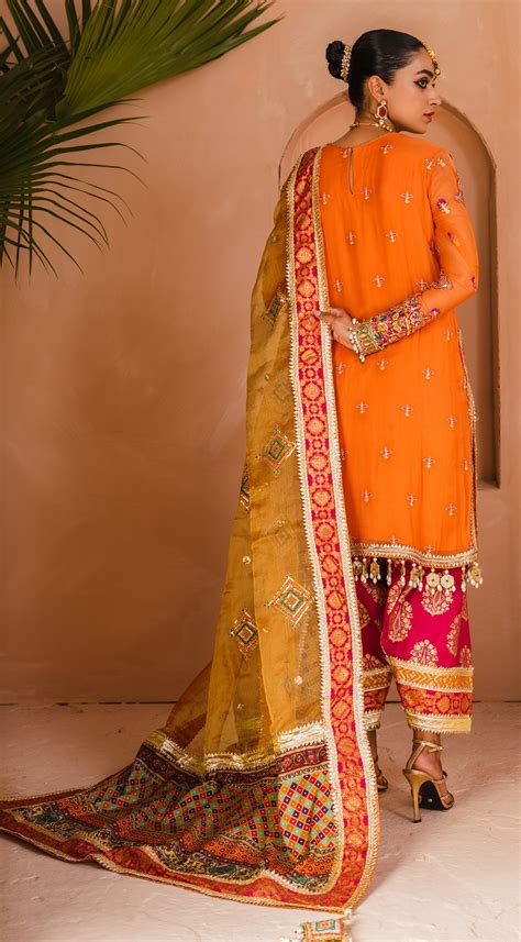 Anaya X Kamiar Rokni · Dhanak Mehndi Collection – FARHEEN – YourLibaas