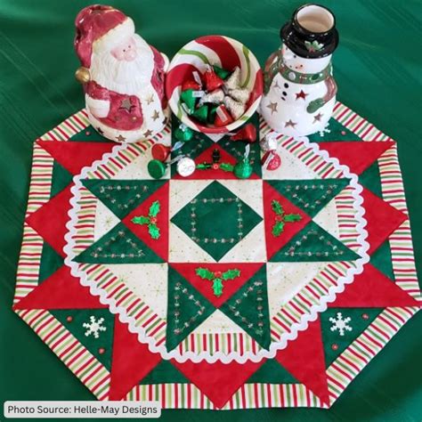 Christmas Table Topper Quilt Pattern 的图像结果