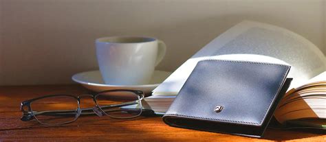 Buy Leather Bi-Fold Wallets for Men in India | Bi-Fold Wallets Online
