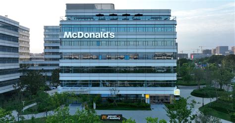 McDonald’s China transforms its operations, elevates service levels with Azure AI | Microsoft Custom