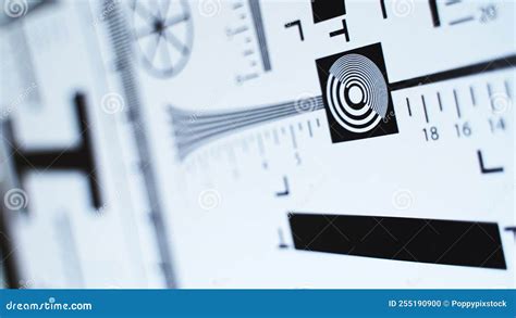 High Resolution Camera Test Charts 的图像结果