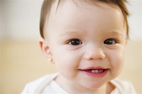 Baby's Tooth Knocked Out? Learn How to Help – Pampers India