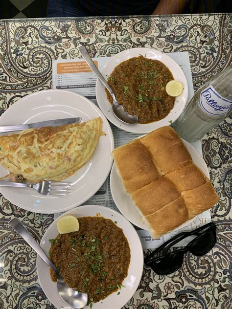 Kheema Pav At This Iconic Cafe Is Definitely A Must-Try! | LBB