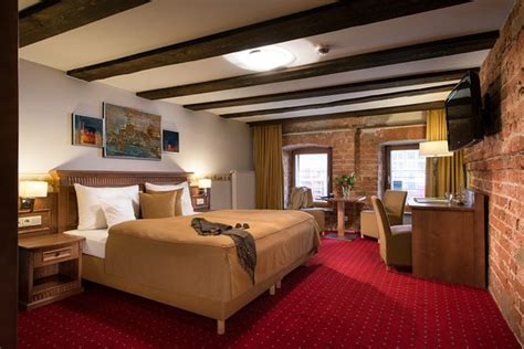 ROMANTIK HOTEL SCHEELEHOF (Stralsund) - Hotel Reviews, Photos, Rate ...