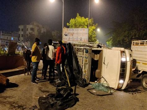 In Surat, in a small tempo, 11 cows were choked and the tempo was ...