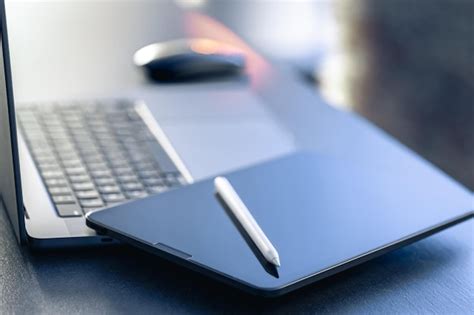 Computer Tablet with Pen 的图像结果