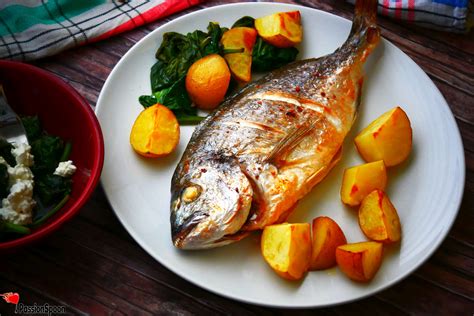 Oven-baked gilt-head bream; white fish recipe - PassionSpoon recipes