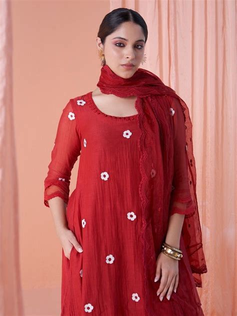 Buy Red Embroidered Chanderi Kurta with Pants- Set of 2 | VJ91MAR101/KP ...