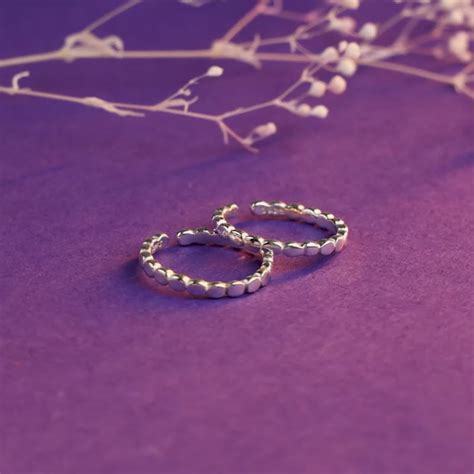 Silver Beauty of Elegance Toe Rings – GIVA