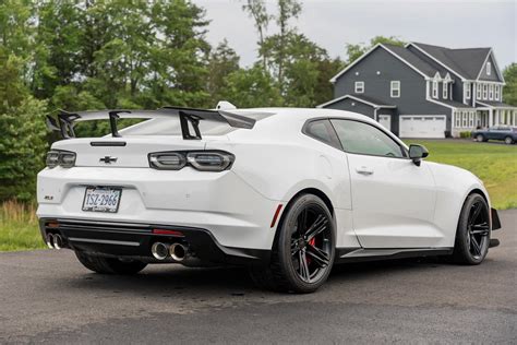 Low-Mileage 2023 Chevrolet Camaro ZL1 1LE Coupe 10-Speed Fetches MSRP Like a Champ - autoevolution