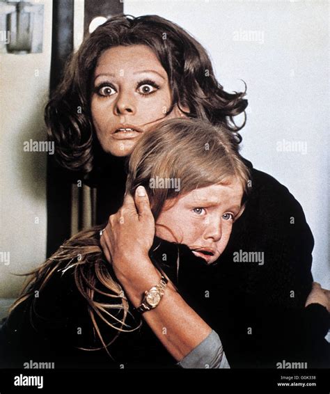 The cassandra crossing 1976 sophia loren hi-res stock photography and ...