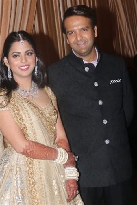 Isha Ambani's reception lehenga was—surprise—not by an Indian designer ...